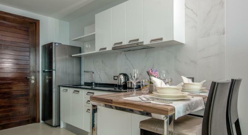 Emerald Terrace Patong Exterior photo